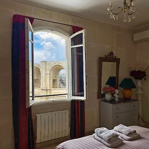 Aux Arenes Apartment Arles